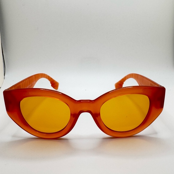 Burberry - translucent Orange frame Sunglasses B4390 - NWT - 47-25-140 - Picture 9 of 16